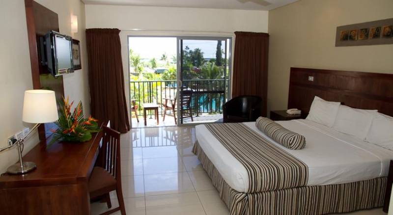 Tanoa Waterfront Hotel