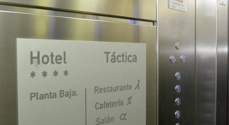 Hotel Táctica by C&R