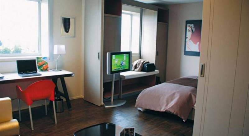 Quality Only Suites CDG Airport Roissy en France