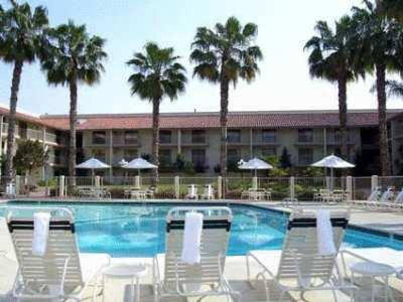 DoubleTree by Hilton Bakersfield