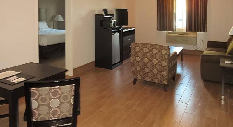 Quality Inn & Suites Bakersfield