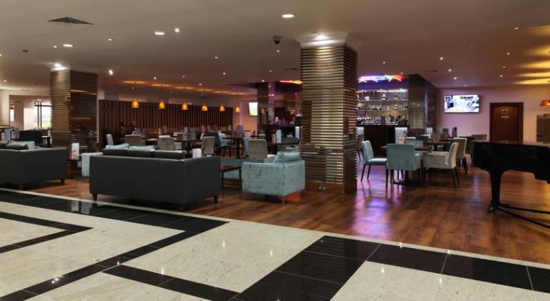 Renaissance London Heathrow Hotel