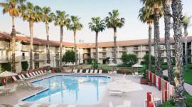 DoubleTree by Hilton Bakersfield