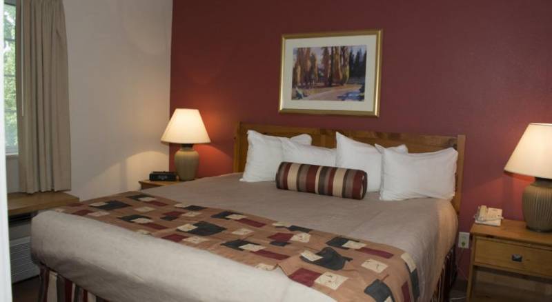 Cresthill Suites Syracuse