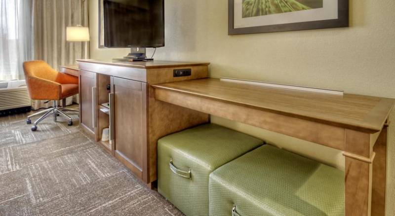 Hampton Inn and Suites Asheville-I-26