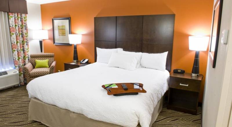 Hampton Inn Evansville Airport