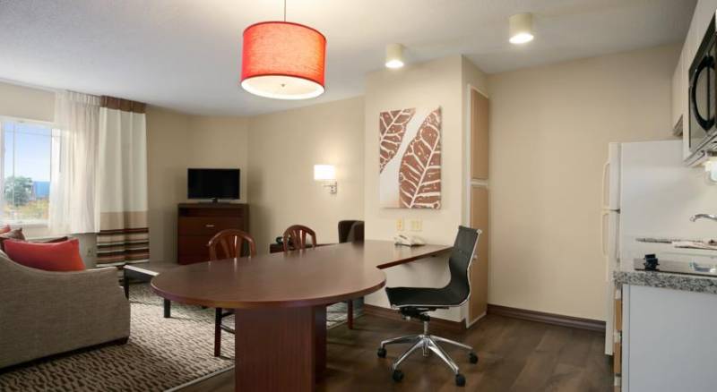 Hawthorn Suites by Wyndham Charlotte - Executive Park