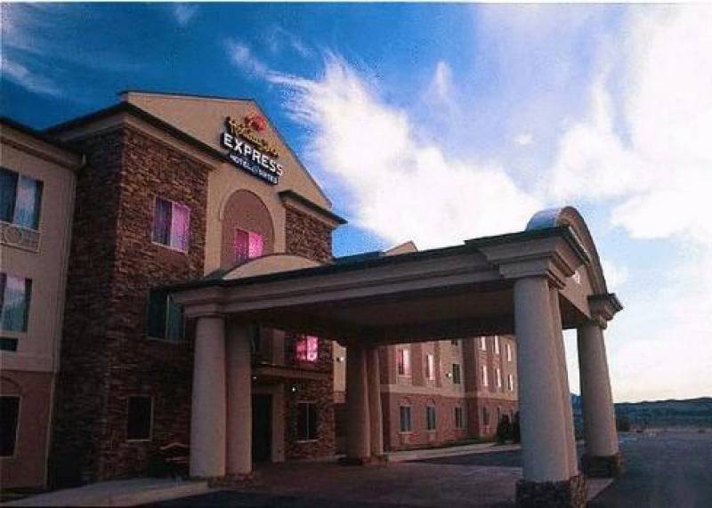 Holiday Inn Express Hotel & Suites Cedar City