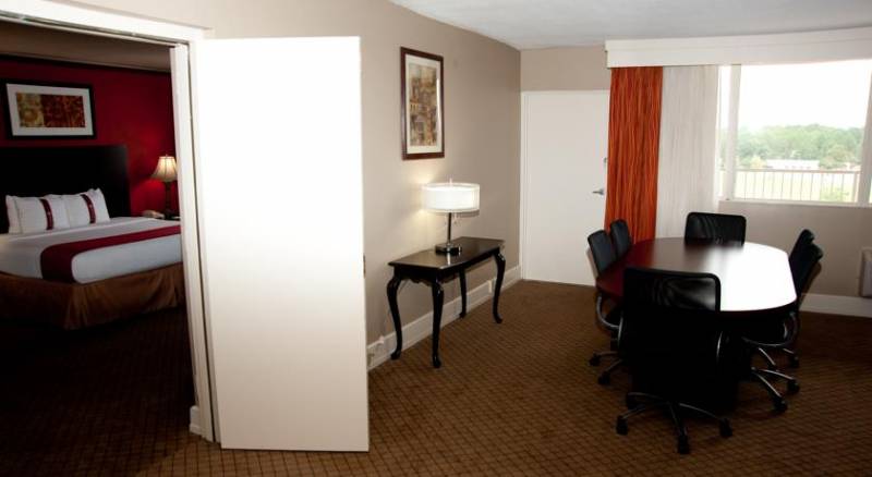 Ramada Plaza Fayetteville Fort Bragg Area