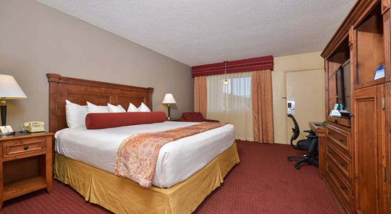 Best Western Plus King's Inn and Suites