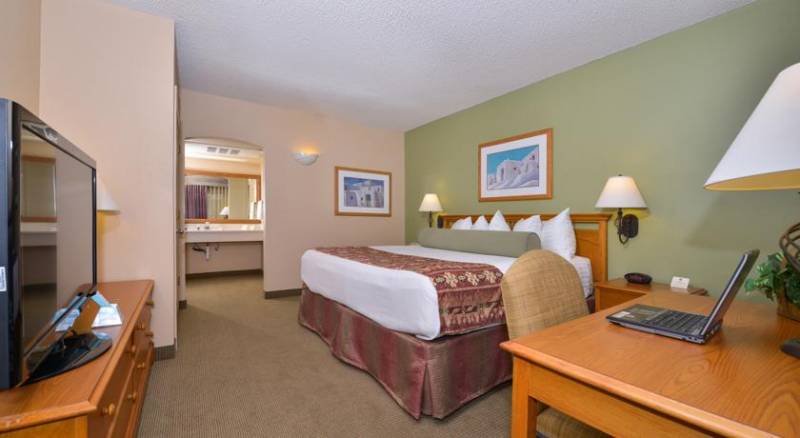 Best Western Plus King's Inn and Suites