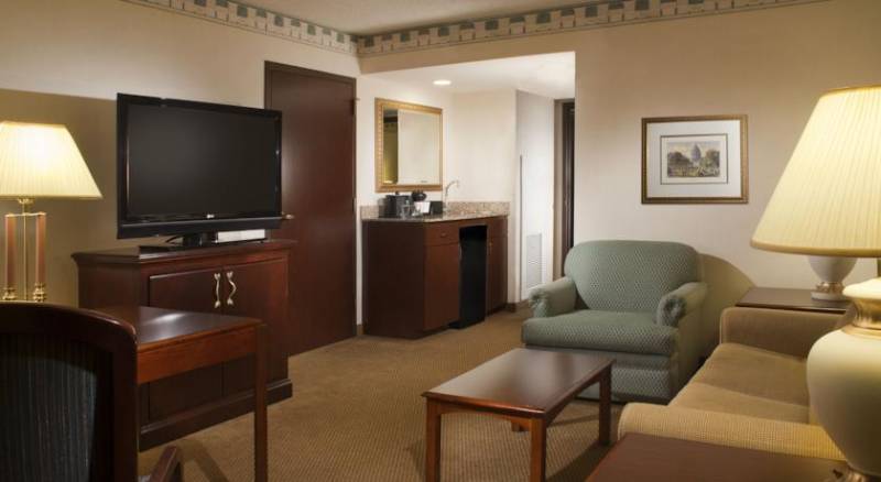 Embassy Suites Dulles Airport