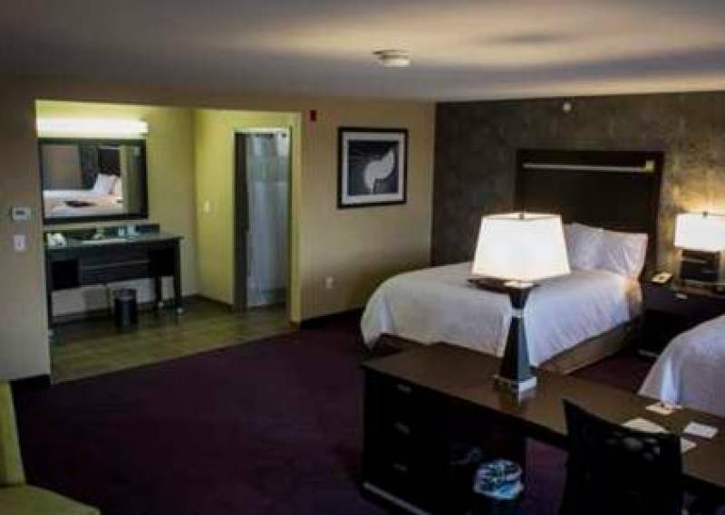 Hampton Inn & Suites Lansing West