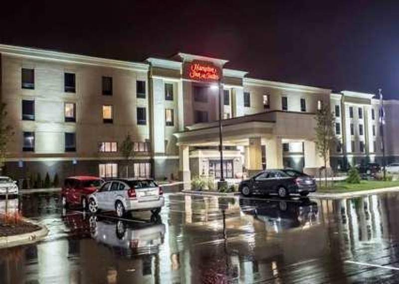 Hampton Inn & Suites Lansing West