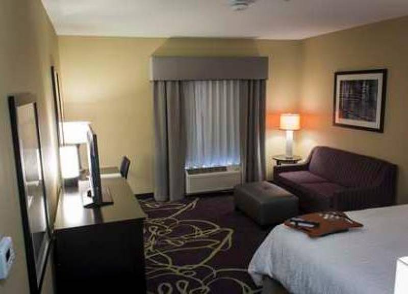 Hampton Inn & Suites Lansing West