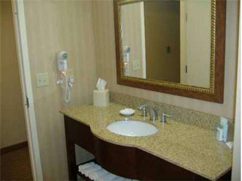 Hampton Inn & Suites Largo