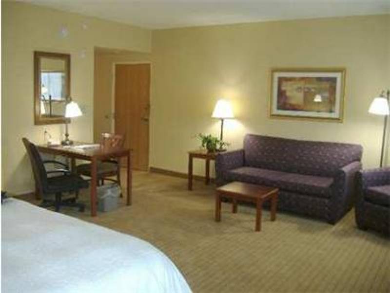 Hampton Inn & Suites Largo