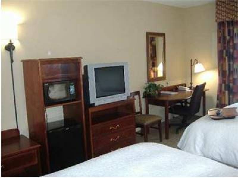 Hampton Inn & Suites Largo