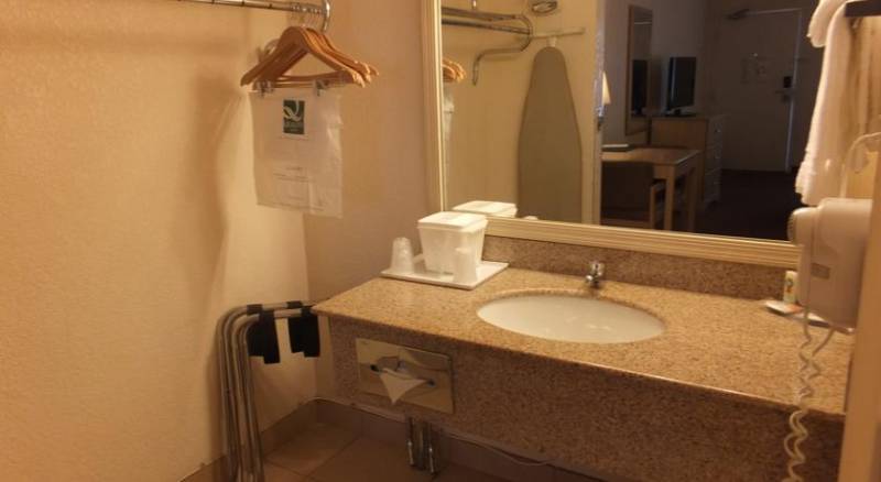 Quality Inn & Suites Lake Havasu City