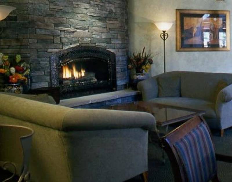 Best Western PLUS El Rancho Inn