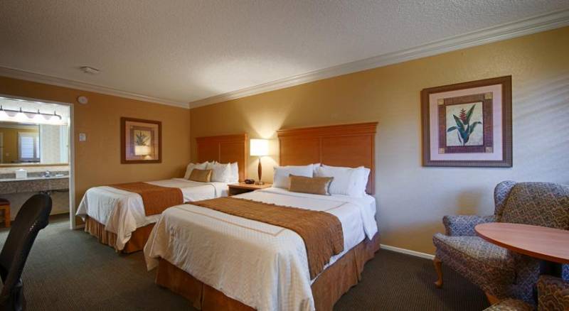 Best Western PLUS El Rancho Inn