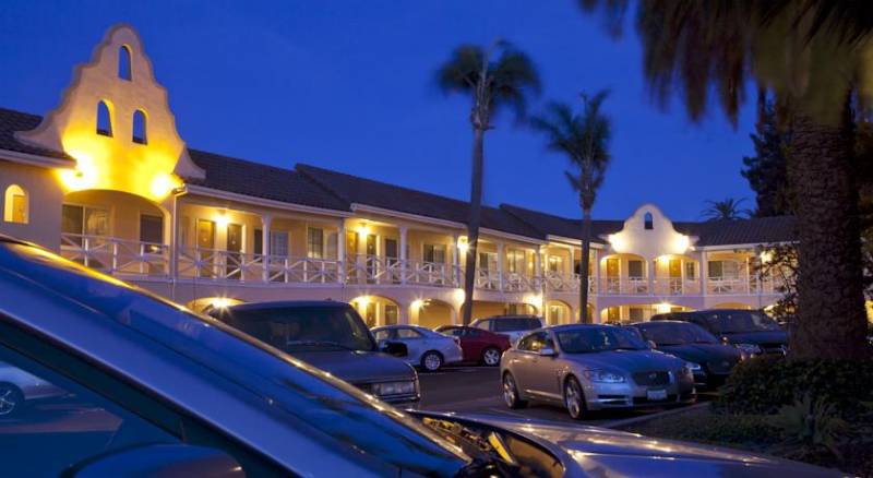 Best Western PLUS El Rancho Inn