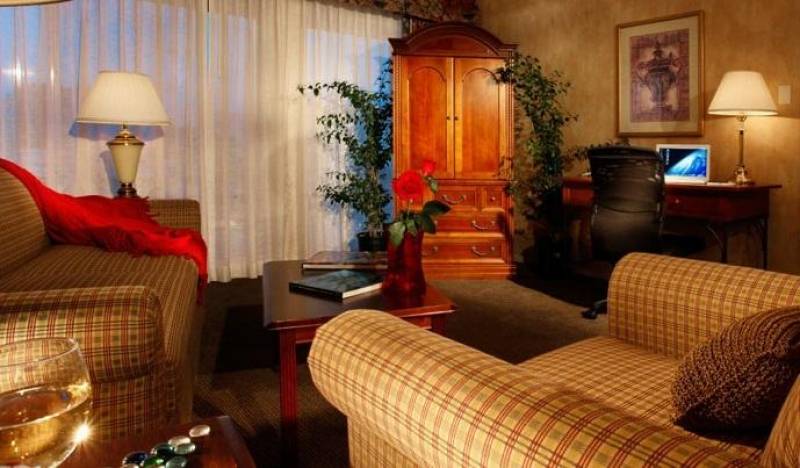 Best Western PLUS El Rancho Inn