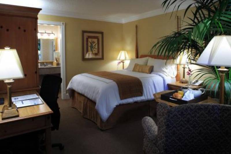 Best Western PLUS El Rancho Inn