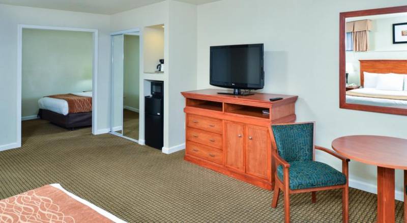 Comfort Inn Monterey by the Sea