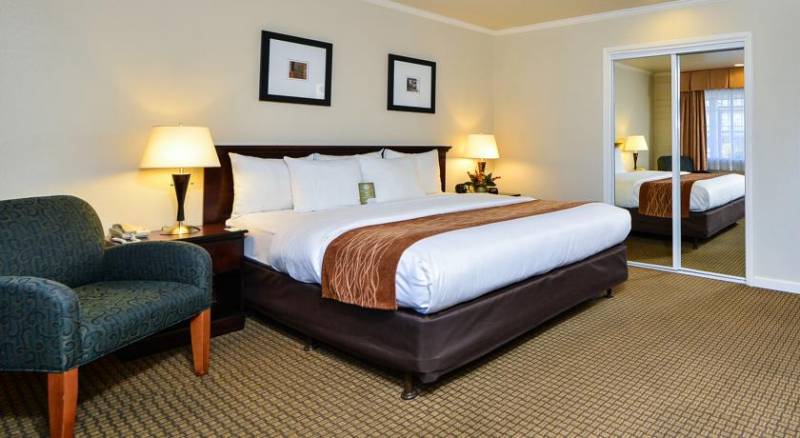 Comfort Inn Monterey by the Sea