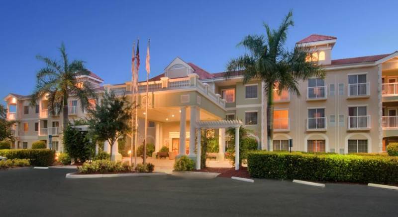 DoubleTree Suites by Hilton Naples