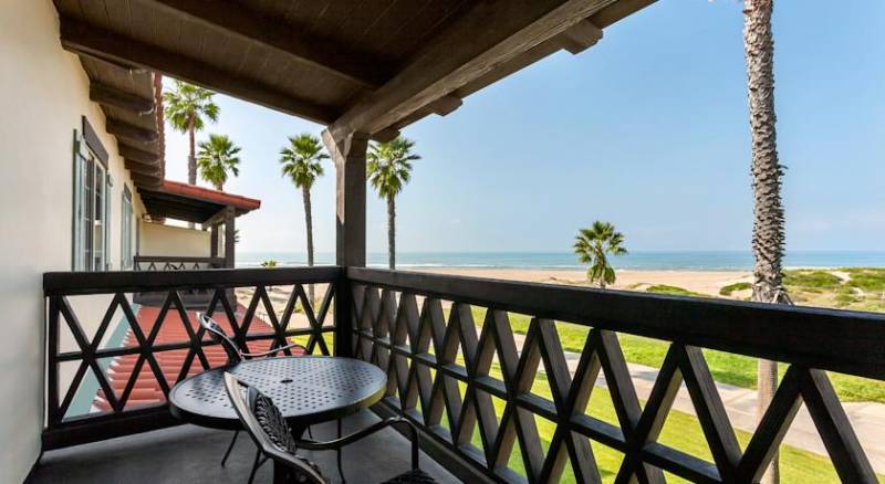 Embassy Suites Mandalay Beach - Hotel & Resort