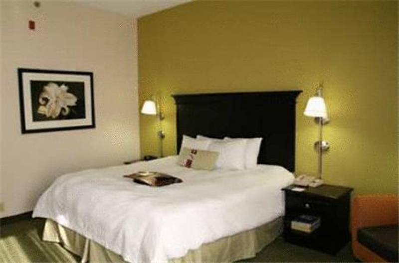 Hampton Inn & Suites Cleveland-Airport Middleburg Heights