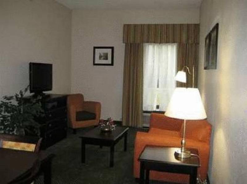 Hampton Inn & Suites Cleveland-Airport Middleburg Heights