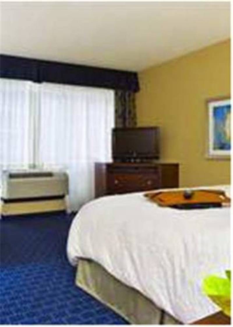 Hampton Inn & Suites Little Rock-Downtown