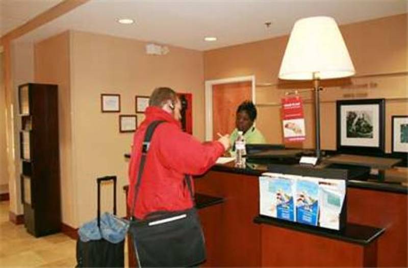 Hampton Inn & Suites Macon I-75 North