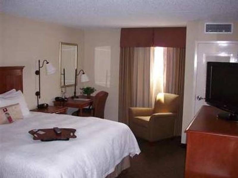 Hampton Inn & Suites Macon I-75 North