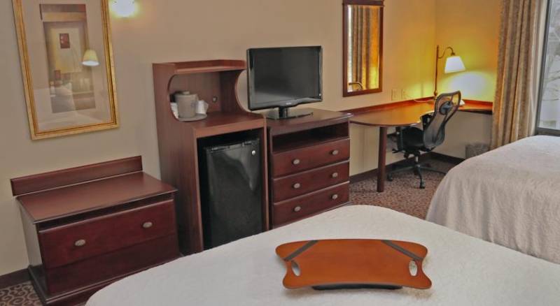 Hampton Inn & Suites Norfolk-Airport