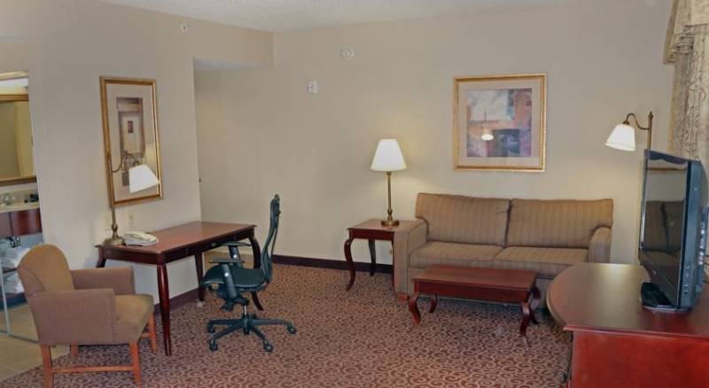 Hampton Inn & Suites Norfolk-Airport