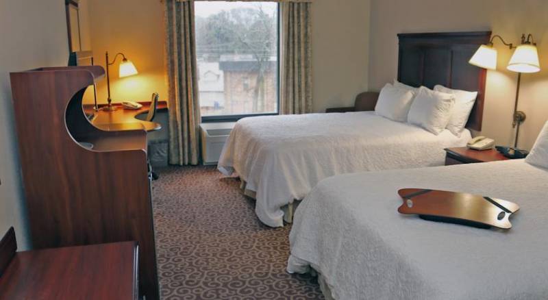 Hampton Inn & Suites Norfolk-Airport