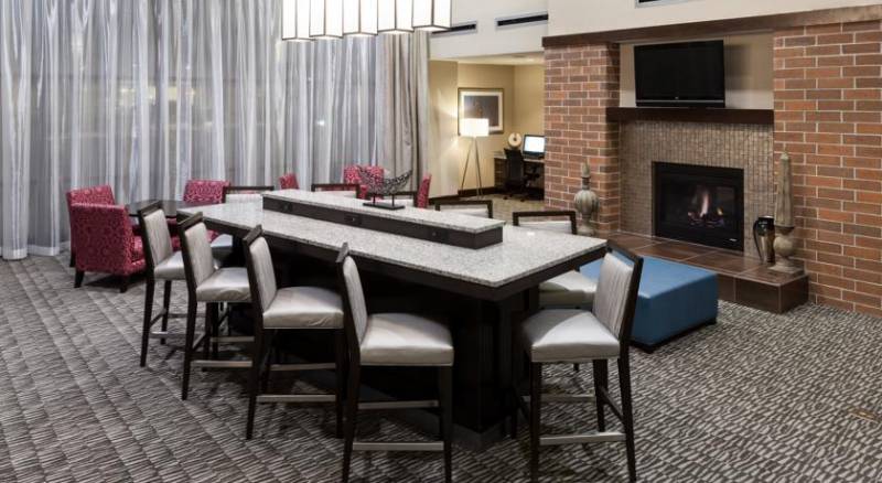 Hampton Inn & Suites Omaha-Downtown