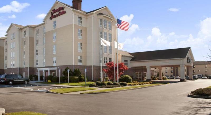 Hampton Inn & Suites Providence-Warwick Airport