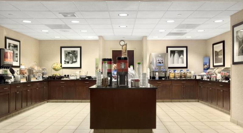 Hampton Inn & Suites Providence-Warwick Airport