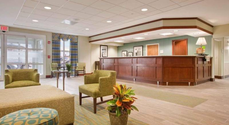 Hampton Inn & Suites Providence-Warwick Airport