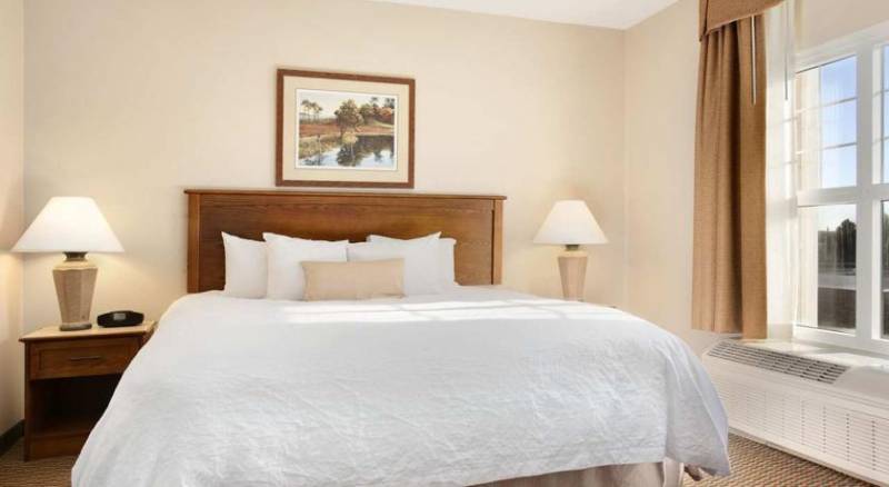 Hampton Inn & Suites Providence-Warwick Airport