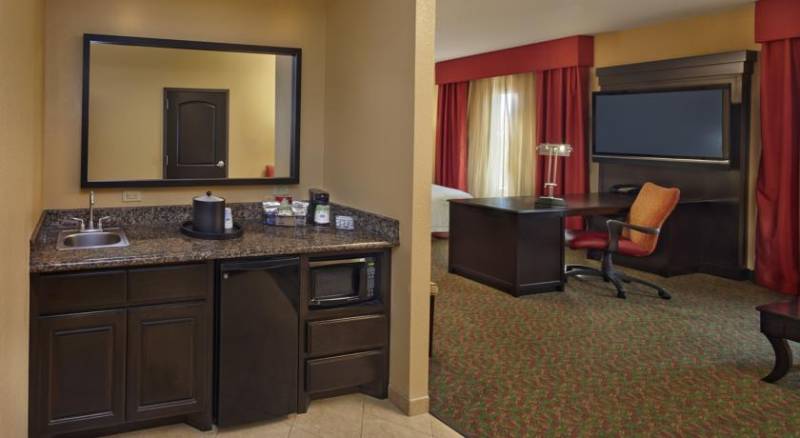 Hampton Inn & Suites Waco-South