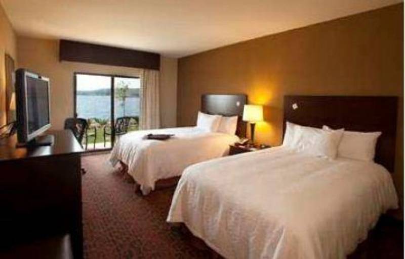 Hampton Inn Marquette-Waterfront