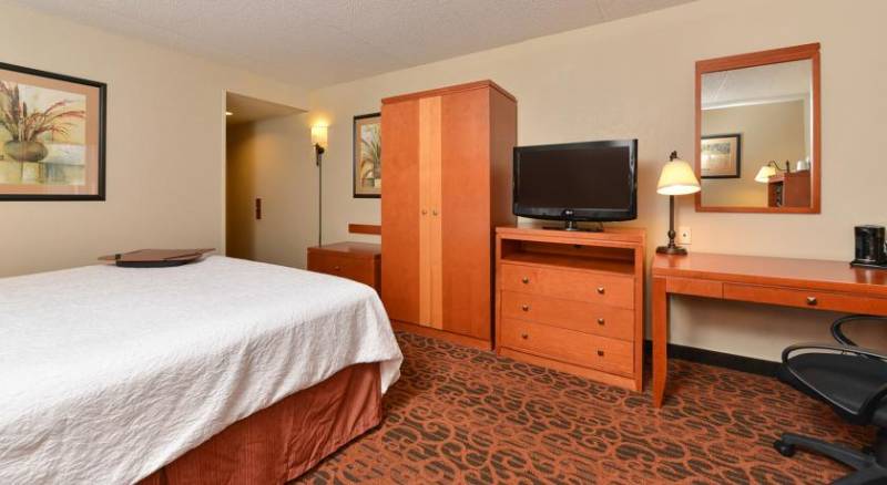 Hampton Inn Martinsburg