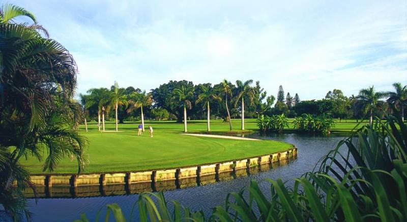 Naples Beach Hotel and Golf Club