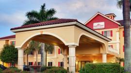 Hawthorn Suites by Wyndham Naples